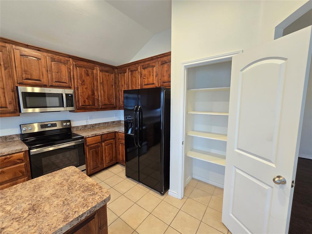 Golden Pond Estate - Residential Lease