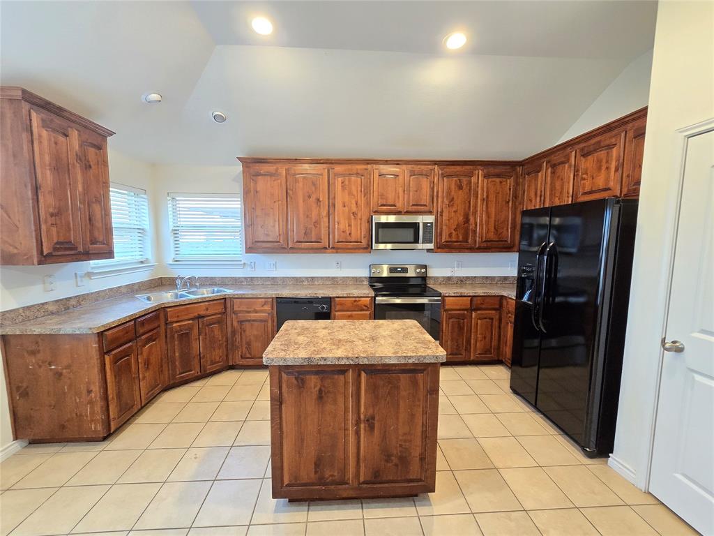 Golden Pond Estate - Residential Lease