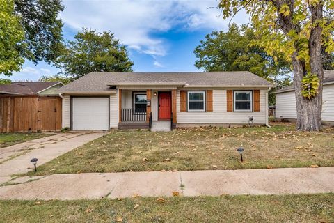 Photo of 613 Mclemore Drive, Garland, TX 75040 (MLS # 21096733)