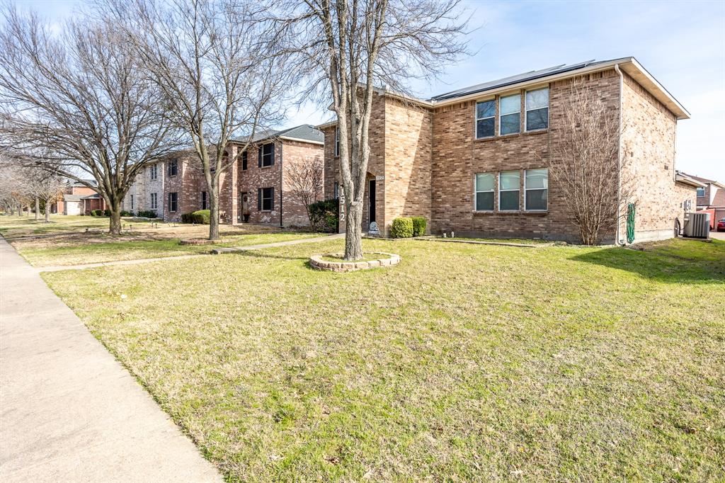 1512 Golden Grass Drive