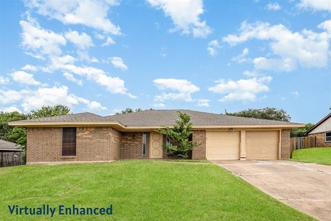 712 Springhill Drive Hurst TX 76054