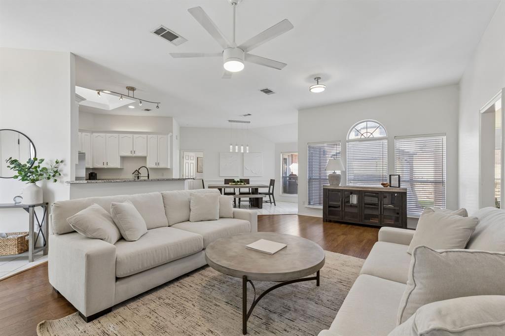 3115 Sandcastle Trail