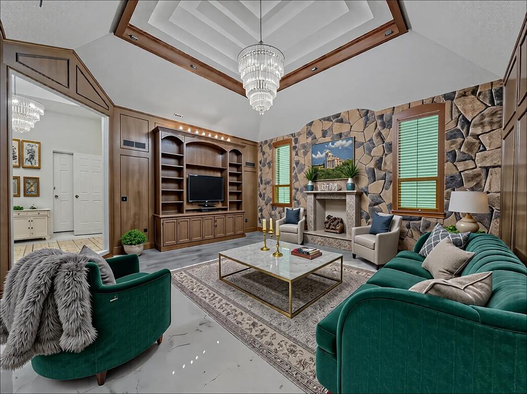 Hollywood Estate - Residential