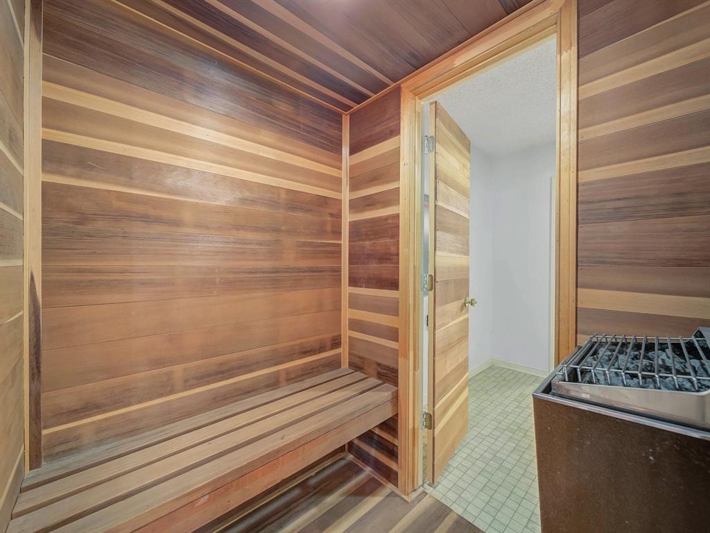 Hollywood Estate - Residential