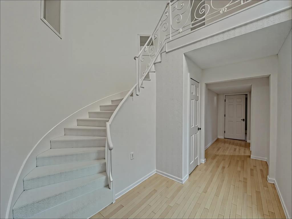 Hollywood Estate - Residential