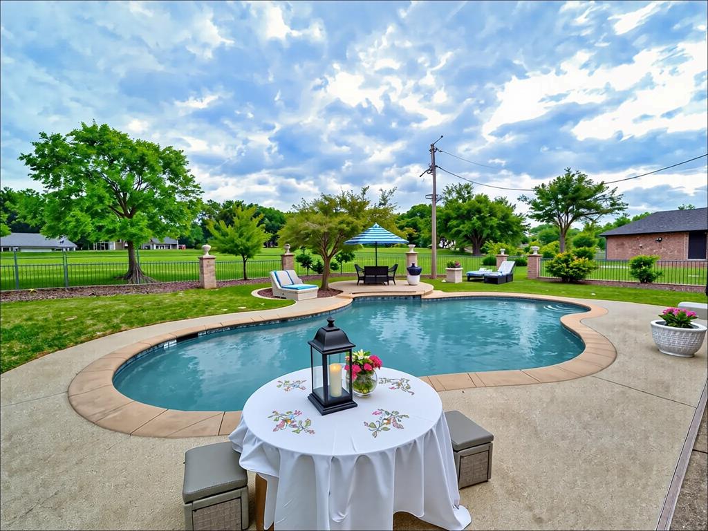 Hollywood Estate - Residential