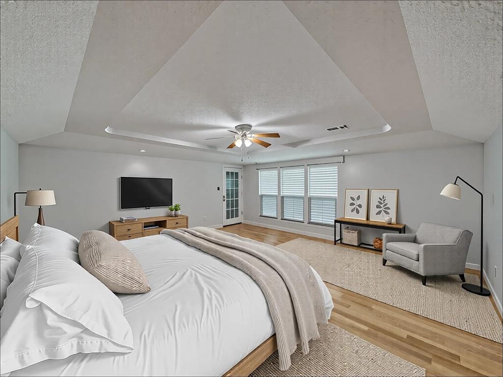 Hollywood Estate - Residential