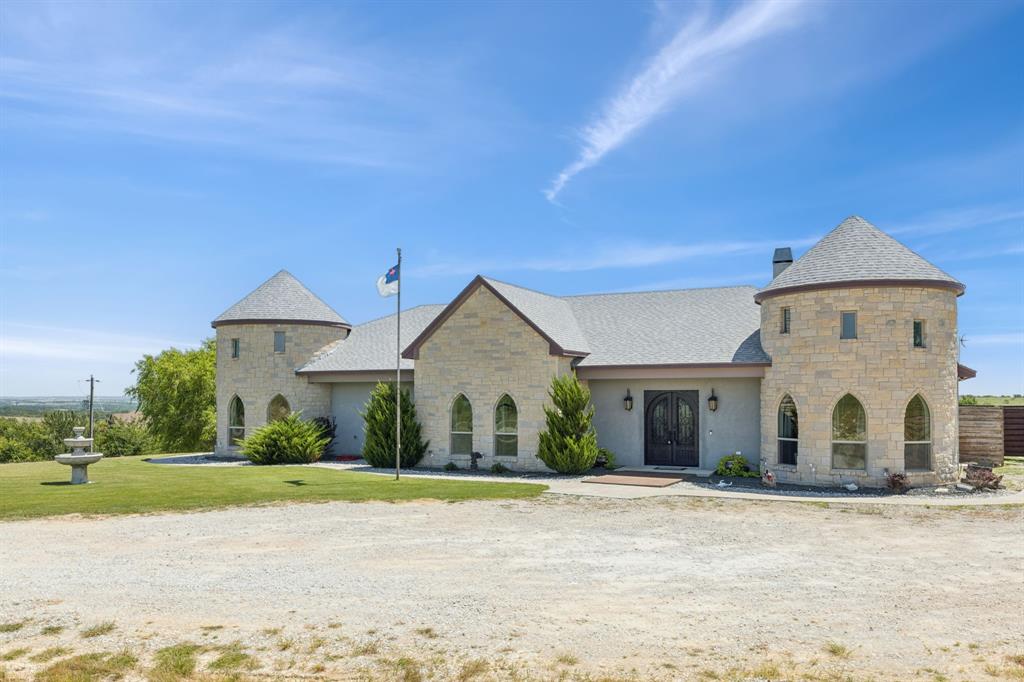 1395 Private Road 4011