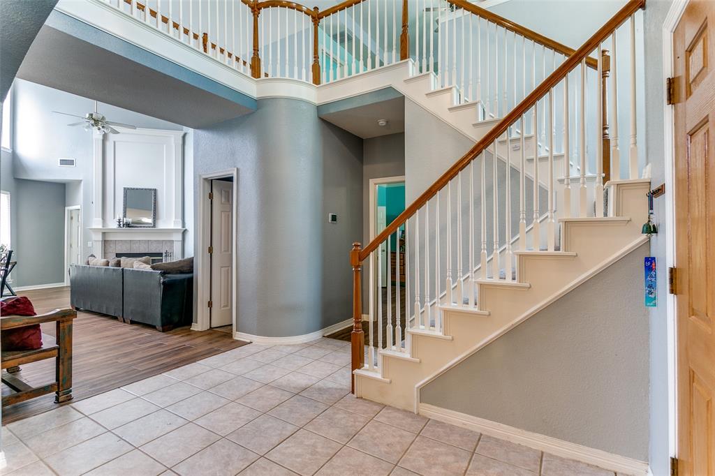 2870 Crestview Drive