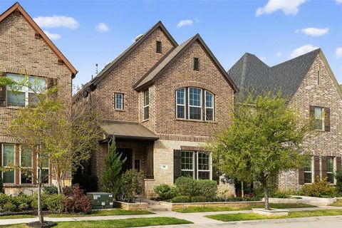 Photo of 580 Courtyard Lane, Irving, TX 75039 (MLS # 21275893)