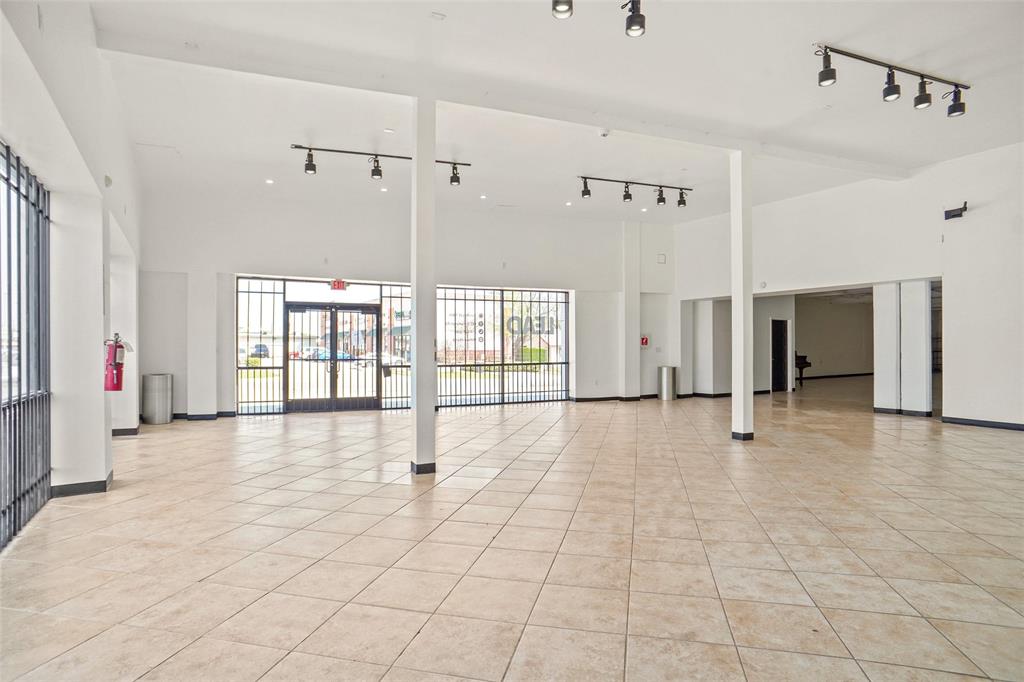 Sunset Hill - Commercial Sale