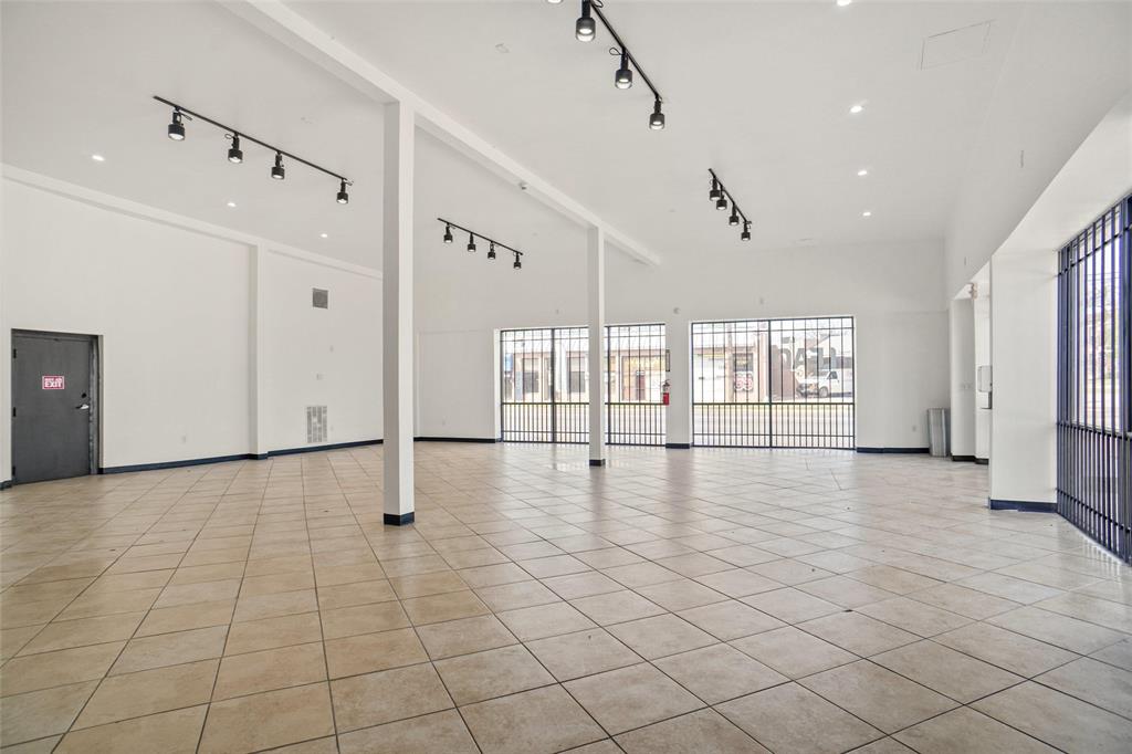 Sunset Hill - Commercial Sale