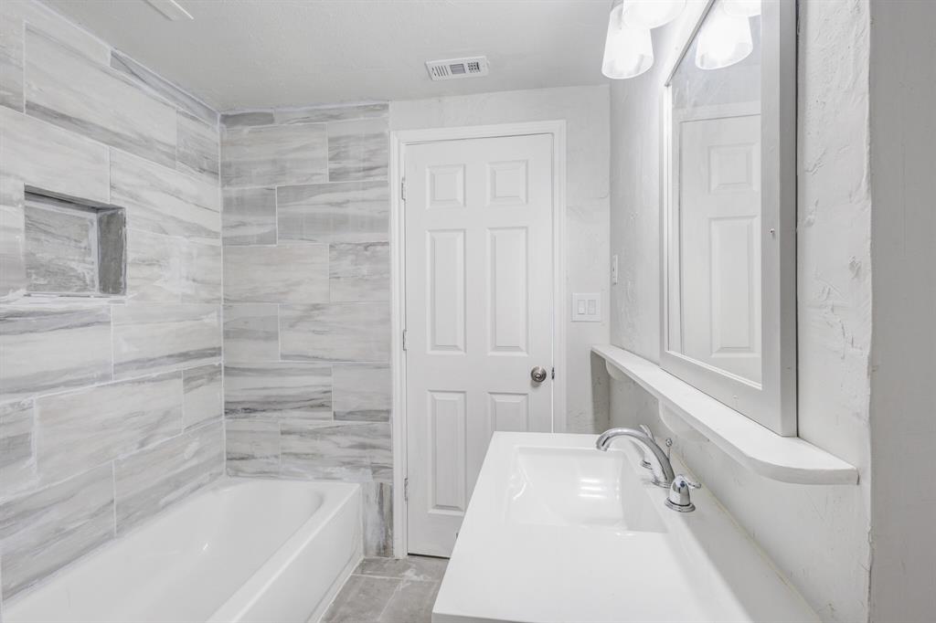 Chico, Texas 76431, United States, 3 Bedrooms Bedrooms, ,3 BathroomsBathrooms,Residential,Active,160914