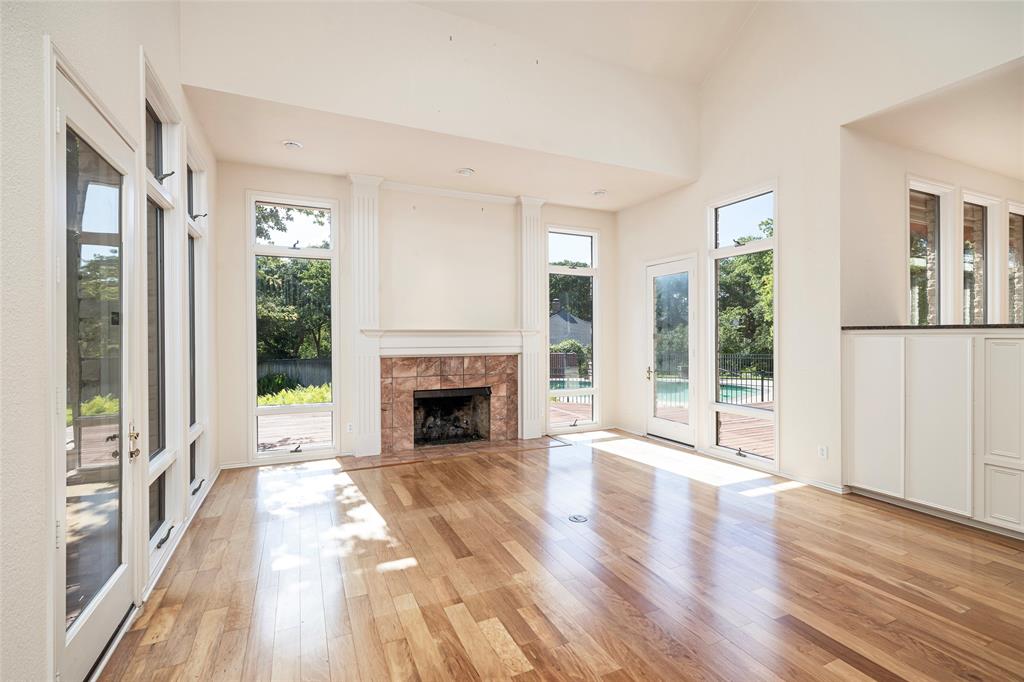 2218 Lake Country Drive
