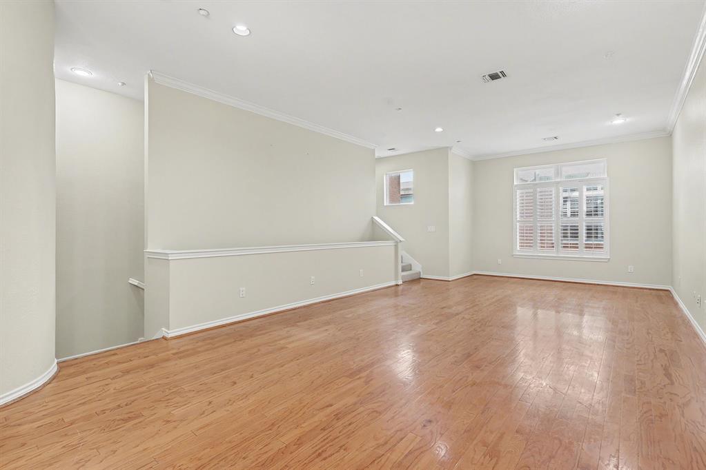 4412 Mckinney Avenue 3