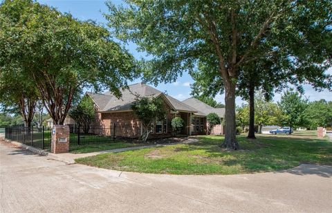 A home in Kemp