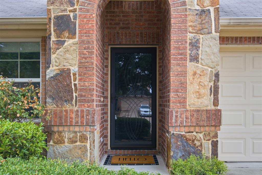 2912 Glenoaks Drive