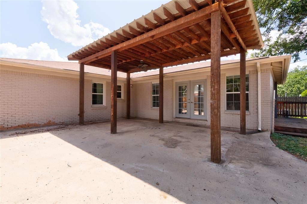 3142 Columbia Drive