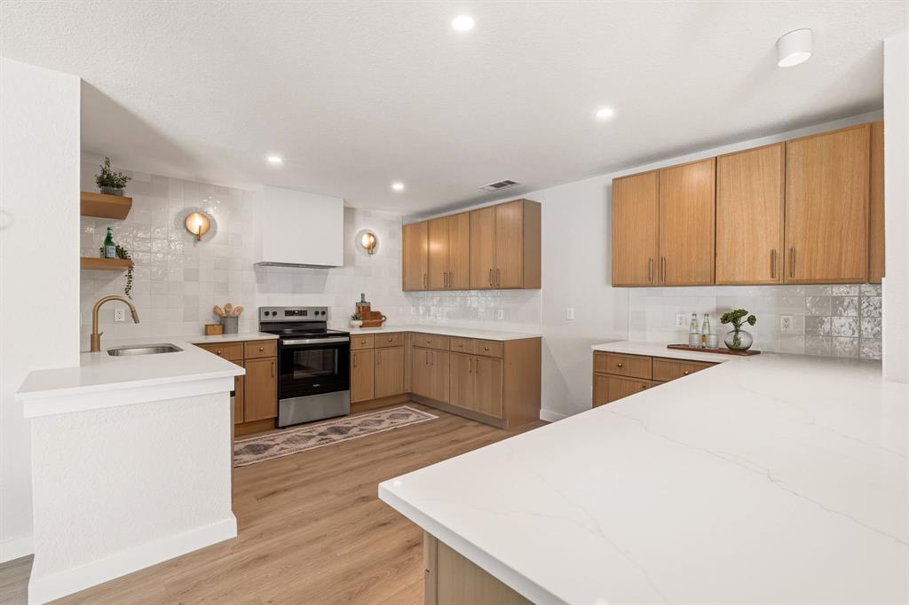 3306 Blue Bell Place