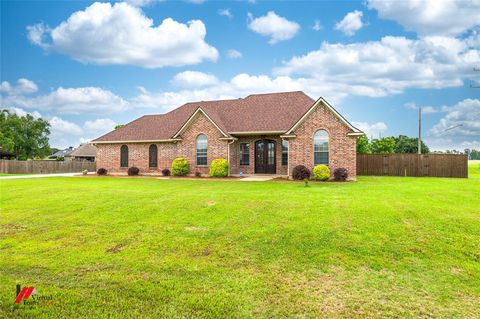 Photo of 108 Griffin Drive, Stonewall, LA 71078 (MLS # 21291945)