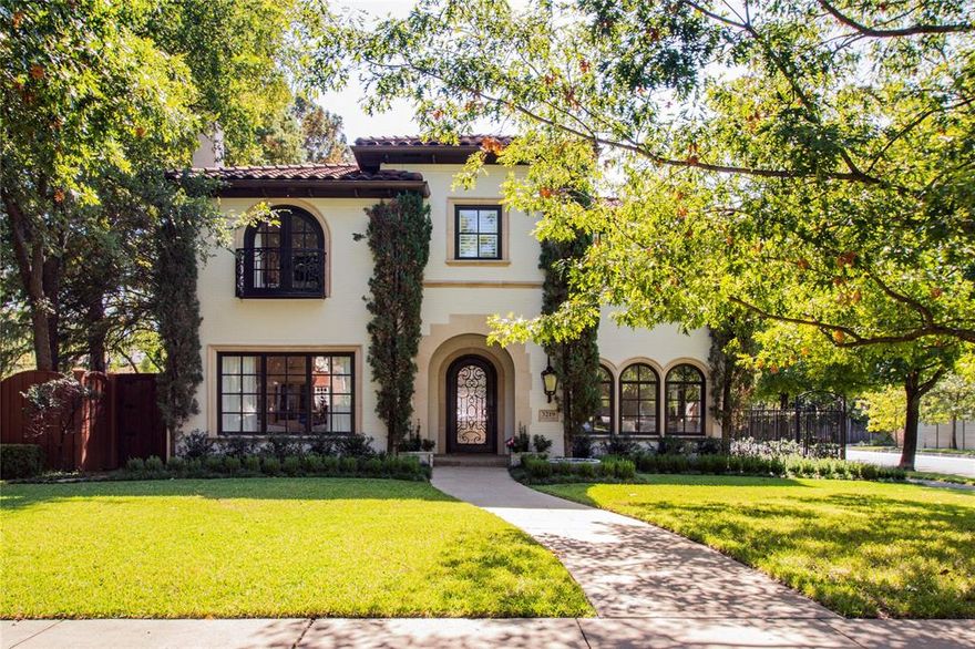 Rare opportunity to own Mediterranean style home, with transitional-modern interior on corner lot in HP. Ideal for entertaining, this home boasts expansive downstairs living spaces, including formal living room, TV room, dining room, and extensively remodeled kitchen, which has island bar, ample prep space, and walk in pantry. Large upstairs Premier Bedroom is the perfect retreat, featuring dual vanities, walk in shower, jetted tub, and walk in closet. All three secondary bedrooms contain en-suite bathrooms and plantation shutters. Outdoor living space boasts dining area, sitting area with fireplace and TV, as well as grilling area that steps down to turf yard and pool area. $900k+ spent in updates.