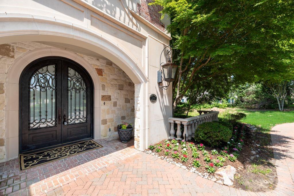 842 Bluff Ridge Drive