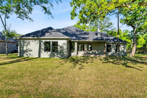 A home in Mabank