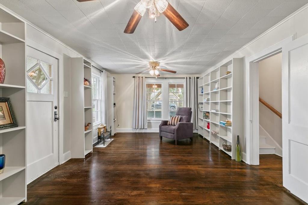 103 N Crockett Street