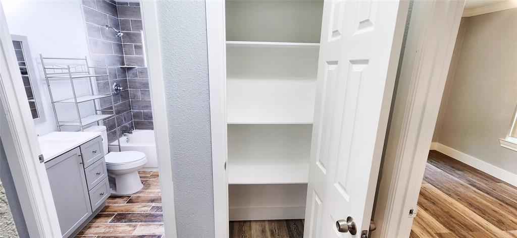 Ridglea West Add - Residential Lease