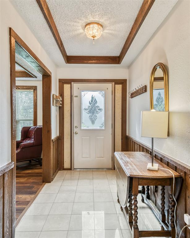 328 Shadowwood Trail