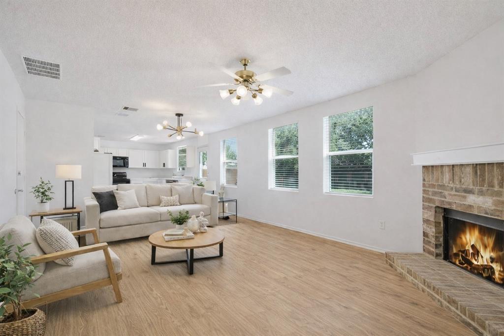 2613 S Wavecrest Court