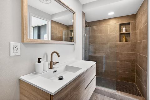 Tiny photo for 6211 Northwest Highway #400, Dallas, TX 75225 (MLS # 21197143)