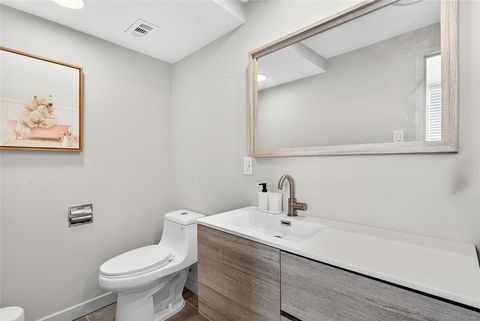 Tiny photo for 6211 Northwest Highway #400, Dallas, TX 75225 (MLS # 21197143)