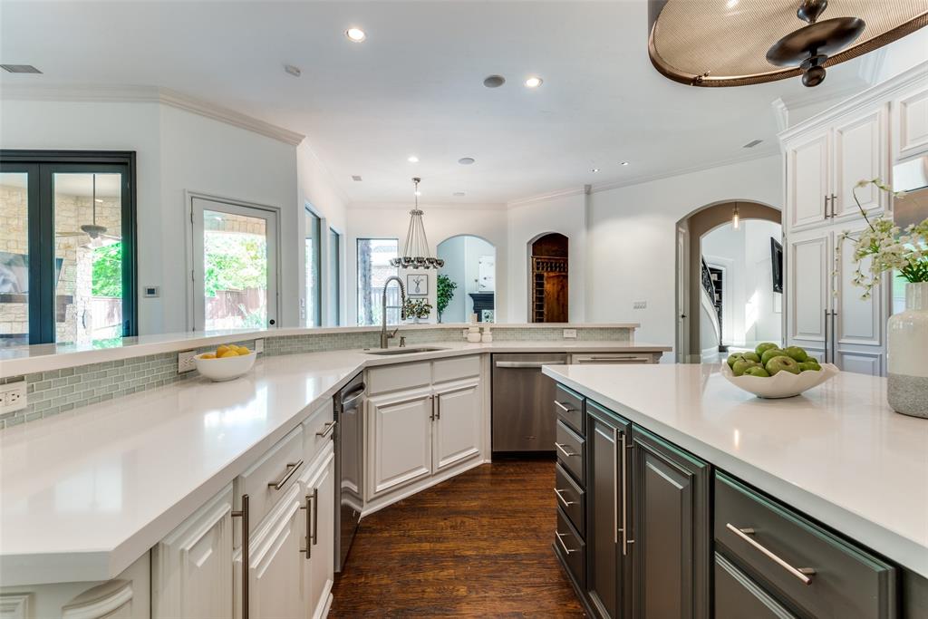 Royal Crest - Residential