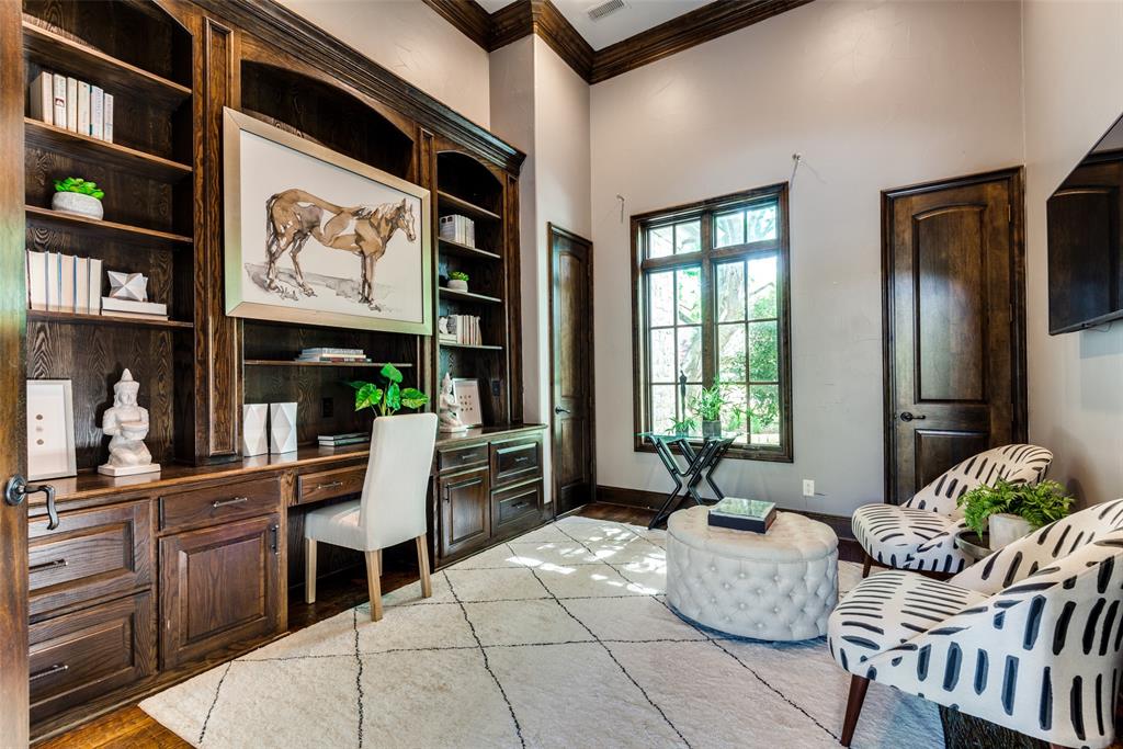 Royal Crest - Residential