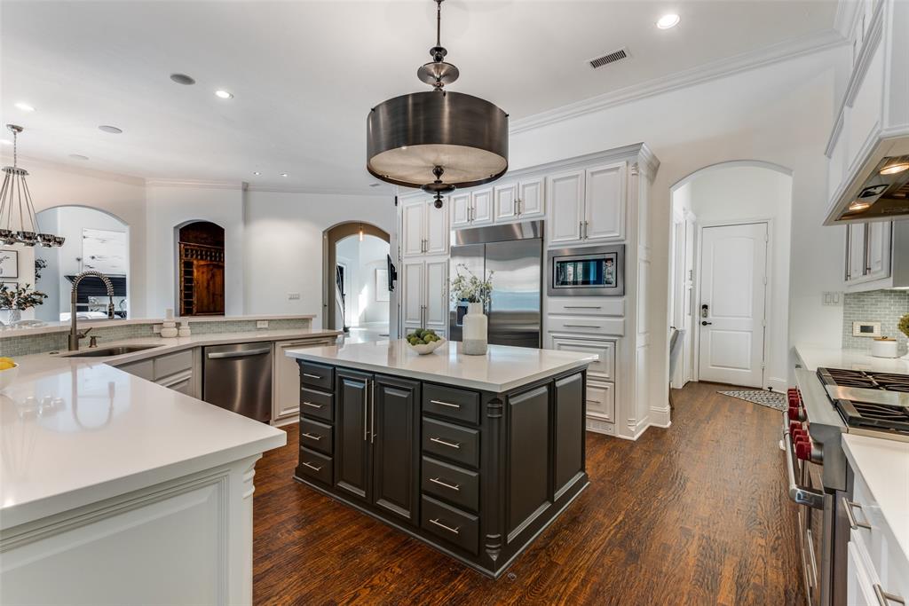 Royal Crest - Residential