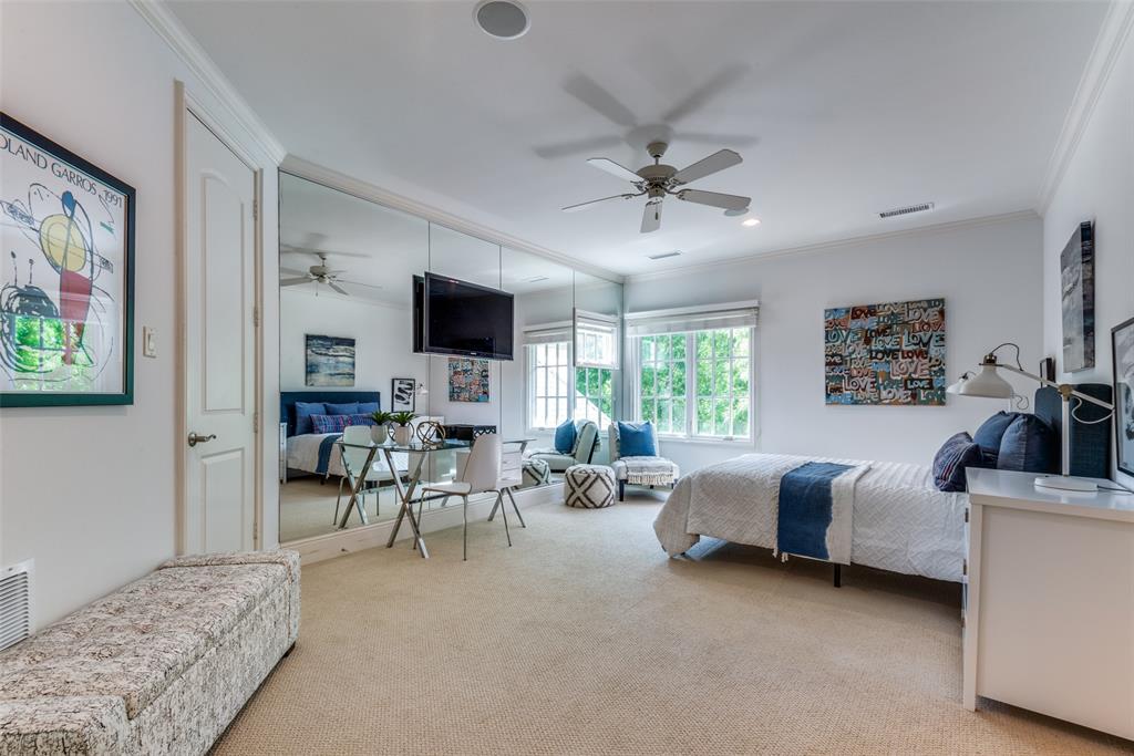 Royal Crest - Residential