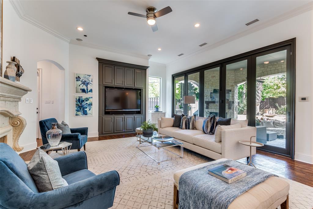 Royal Crest - Residential