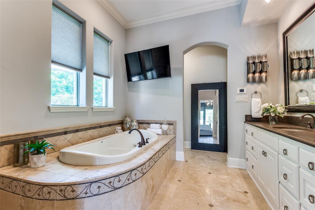 Royal Crest - Residential