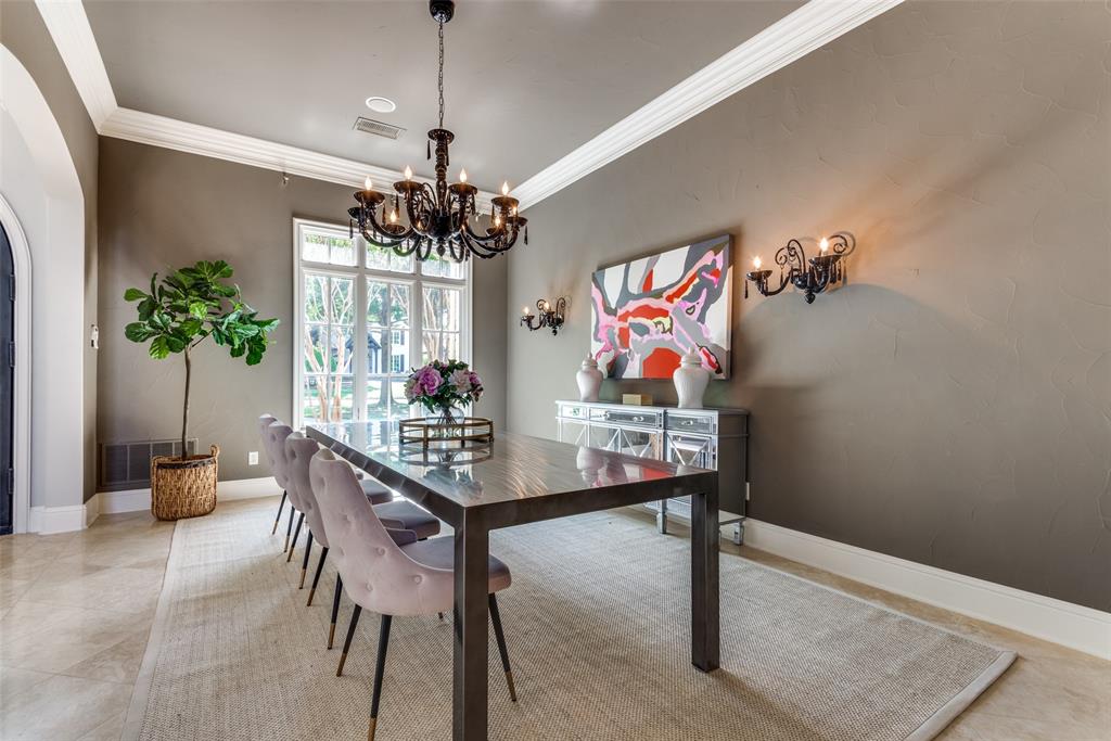 Royal Crest - Residential