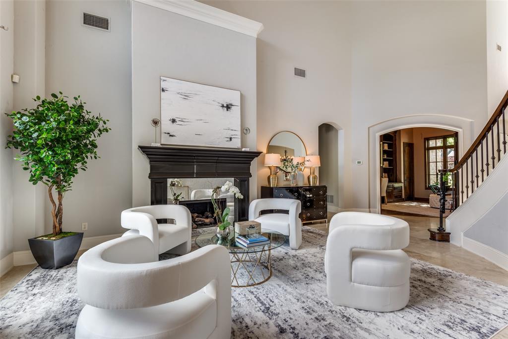 Royal Crest - Residential