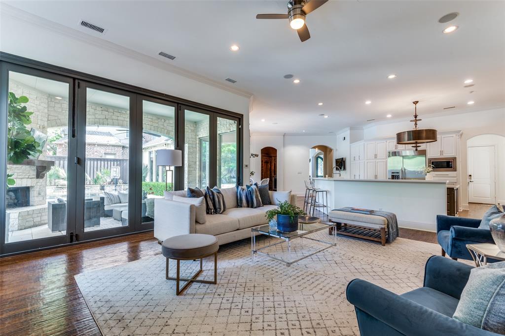 Royal Crest - Residential