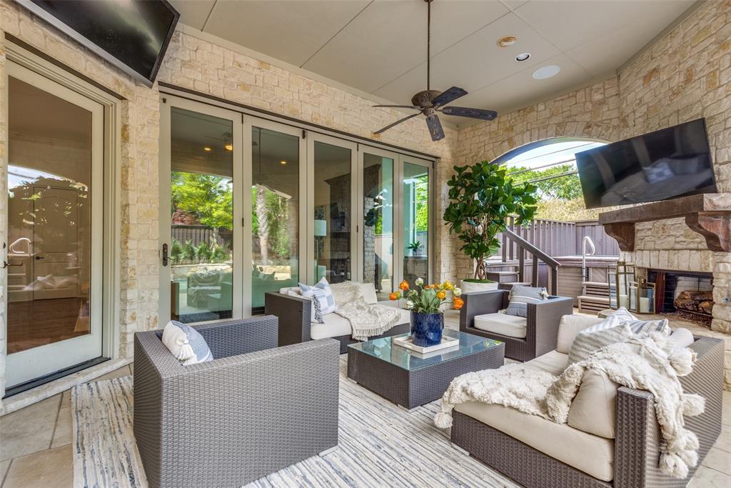 Royal Crest - Residential