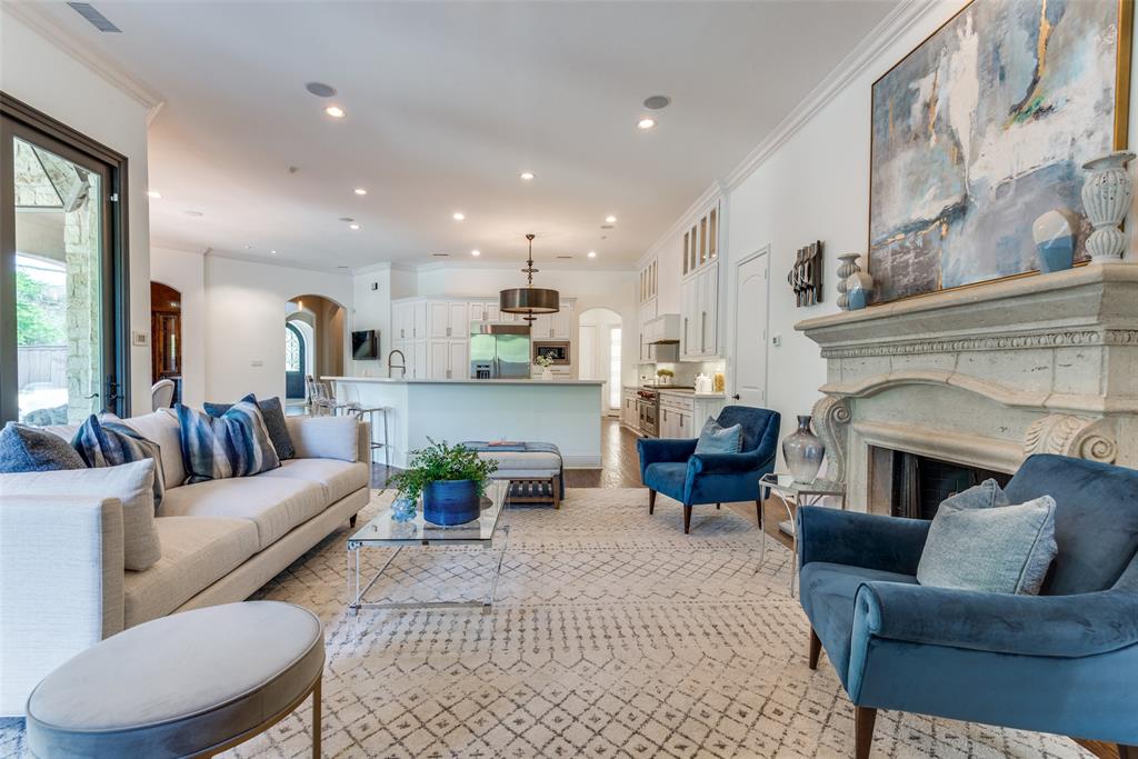 Royal Crest - Residential