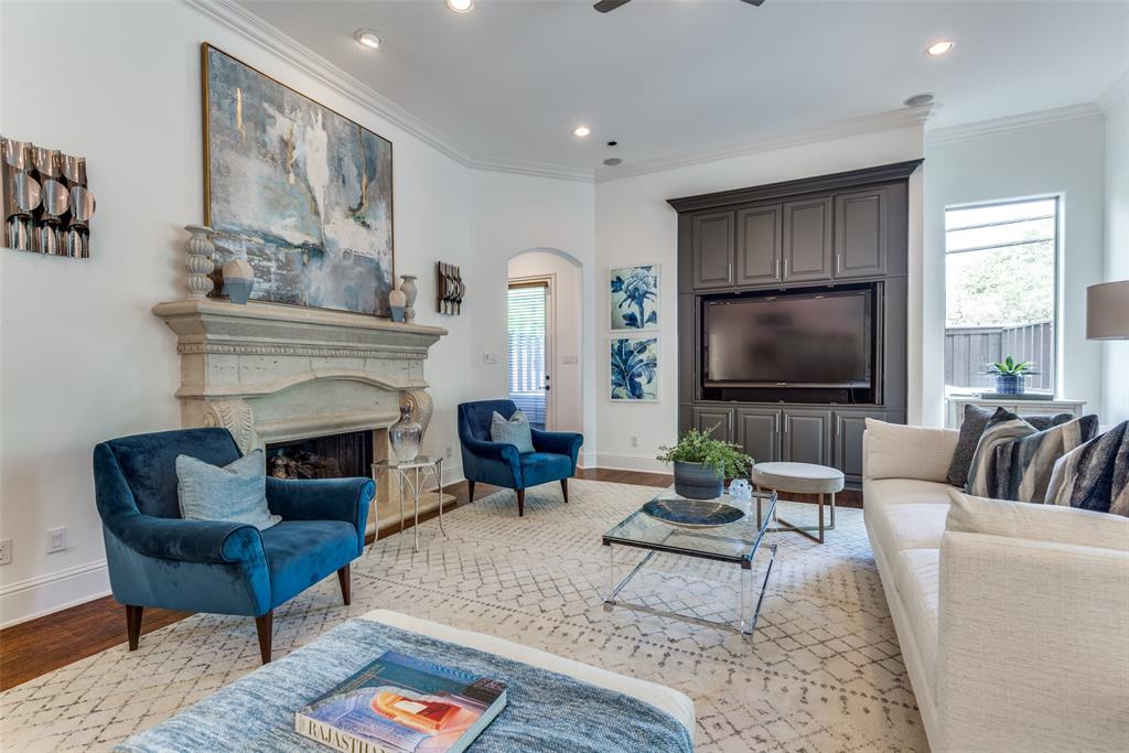 Royal Crest - Residential