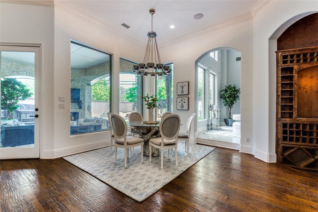 Royal Crest - Residential