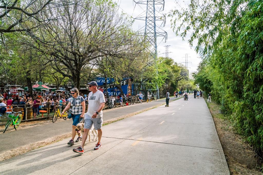 4122 Travis Street 13