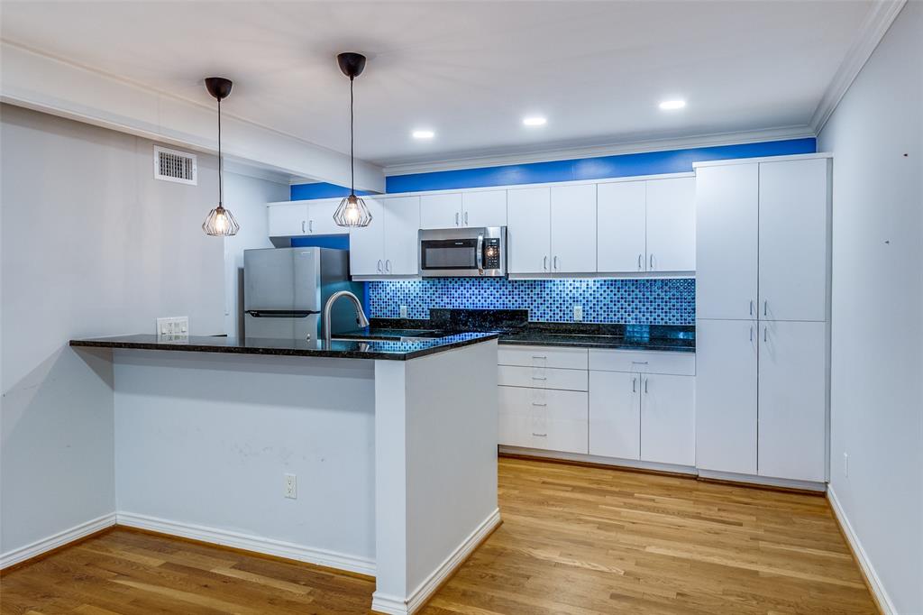 Travis Street Condos - Residential