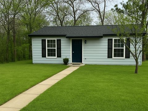 1401 Cedar Street Paris TX 75460