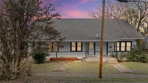 Photo of 1406 Sycamore Street, Commerce, TX 75428 (MLS # 21125672)